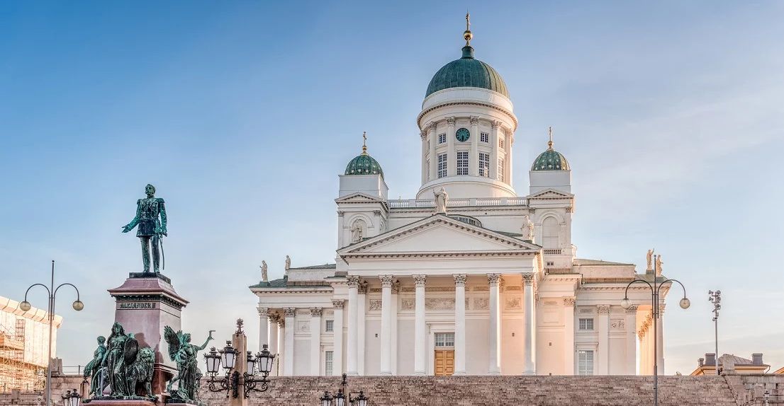 Kathedraal op het Senaatsplein in de Finse hoofdstad Helsinki, onderdeel van de studiereis Finland.